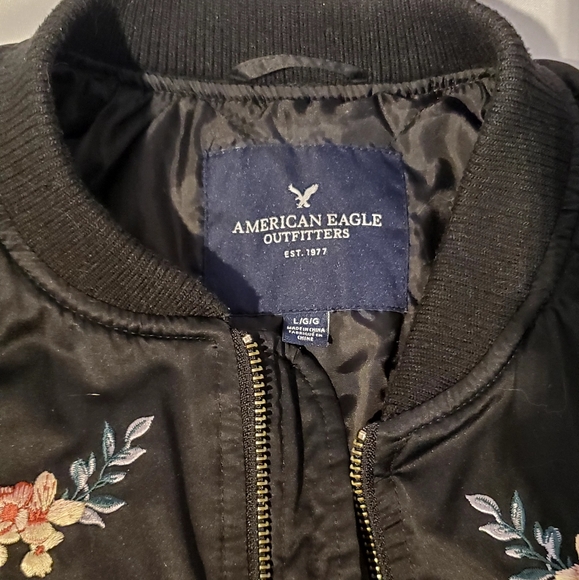 American Eagle Outfitters Embroided Black Satin Light Jacket Size Large - Picture 3 of 7
